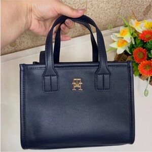 Tommy Hilfiger Mini the City Summer tote 👜 bag 💼-color blue 💙